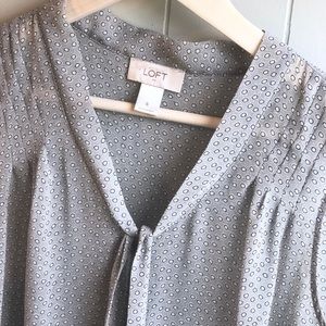 LOFT sleeveless grey top. Light weight. Size small